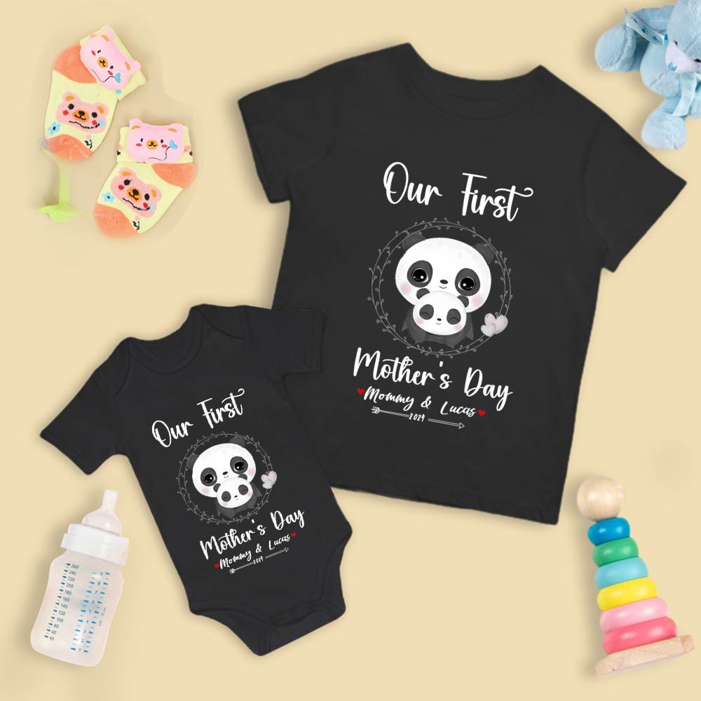Notre premier ensemble maman et bébé pour la fête des mères / chemise assortie, cadeau maman et bébé, maman bébé pandas, t-shirt body barboteuse babygrow gilet ensemble, cadeau de nouvelle maman, cadeau de fête des mères