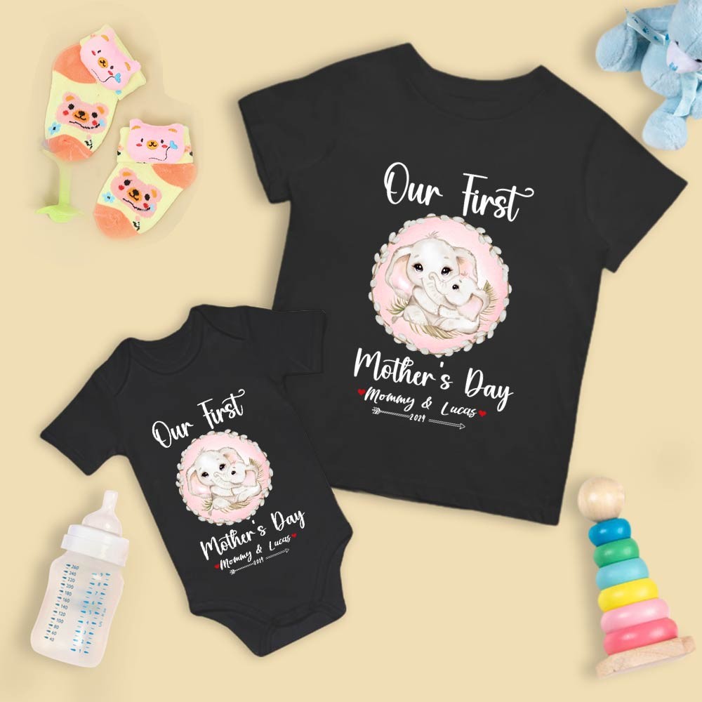 Notre premier ensemble maman et bébé pour la fête des mères / chemise assortie, cadeau maman et bébé, maman bébé éléphants, t-shirt body barboteuse babygrow gilet ensemble, cadeau de nouvelle maman, cadeau de fête des mères