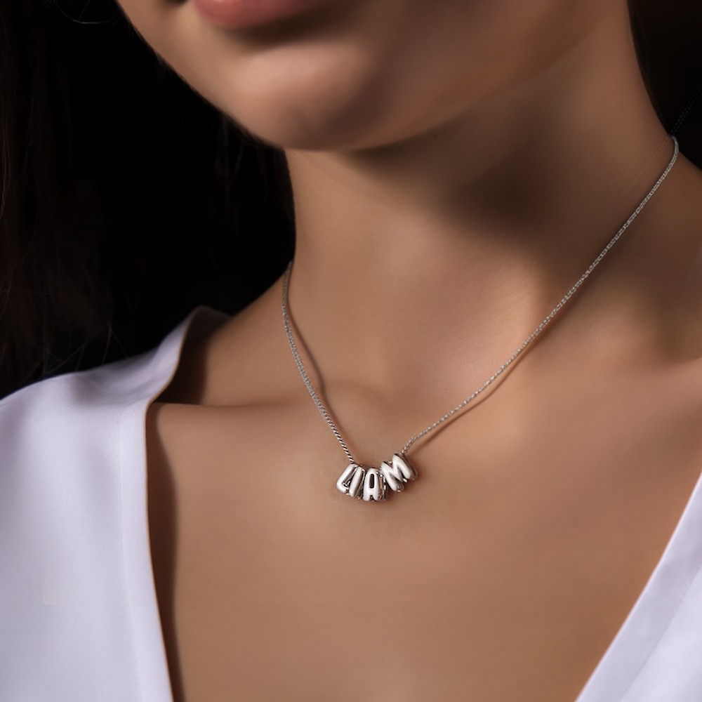 collier initial en or