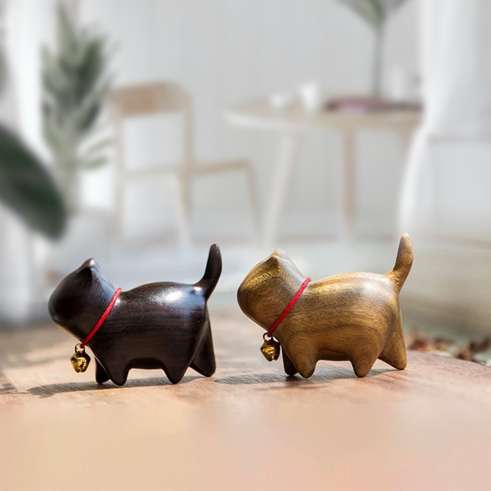 chats sculptés en bois faits à la main