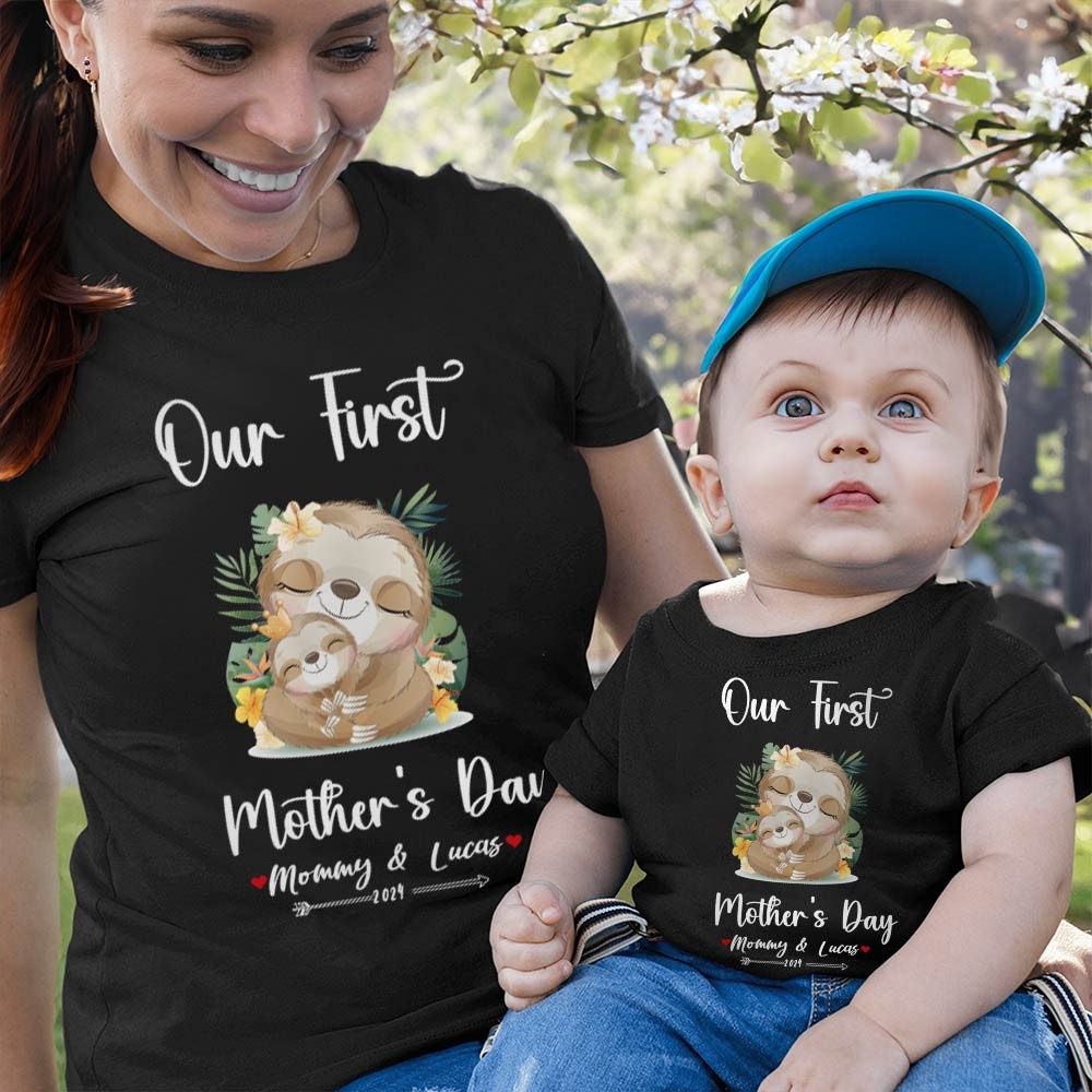 Notre premier ensemble maman et bébé pour la fête des mères / chemise assortie, cadeau maman et bébé, maman bébé paresseux, t-shirt body barboteuse babygrow gilet ensemble, cadeau de nouvelle maman, cadeau de fête des mères