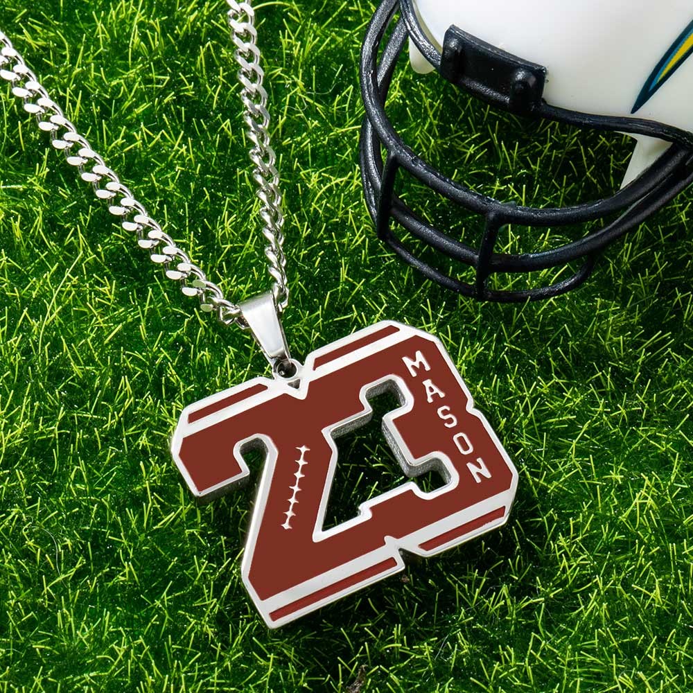 Collier de football personnalisé avec initiale et numéro, collier de football avec nom gravé, bijoux de sport, cadeau pour les athlètes/maman de football/filles/fans