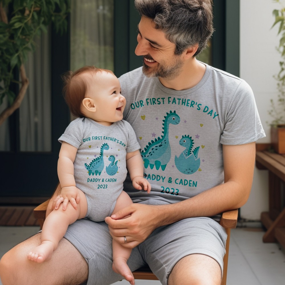 Chemise parent-enfant personnalisée avec nom de dinosaure