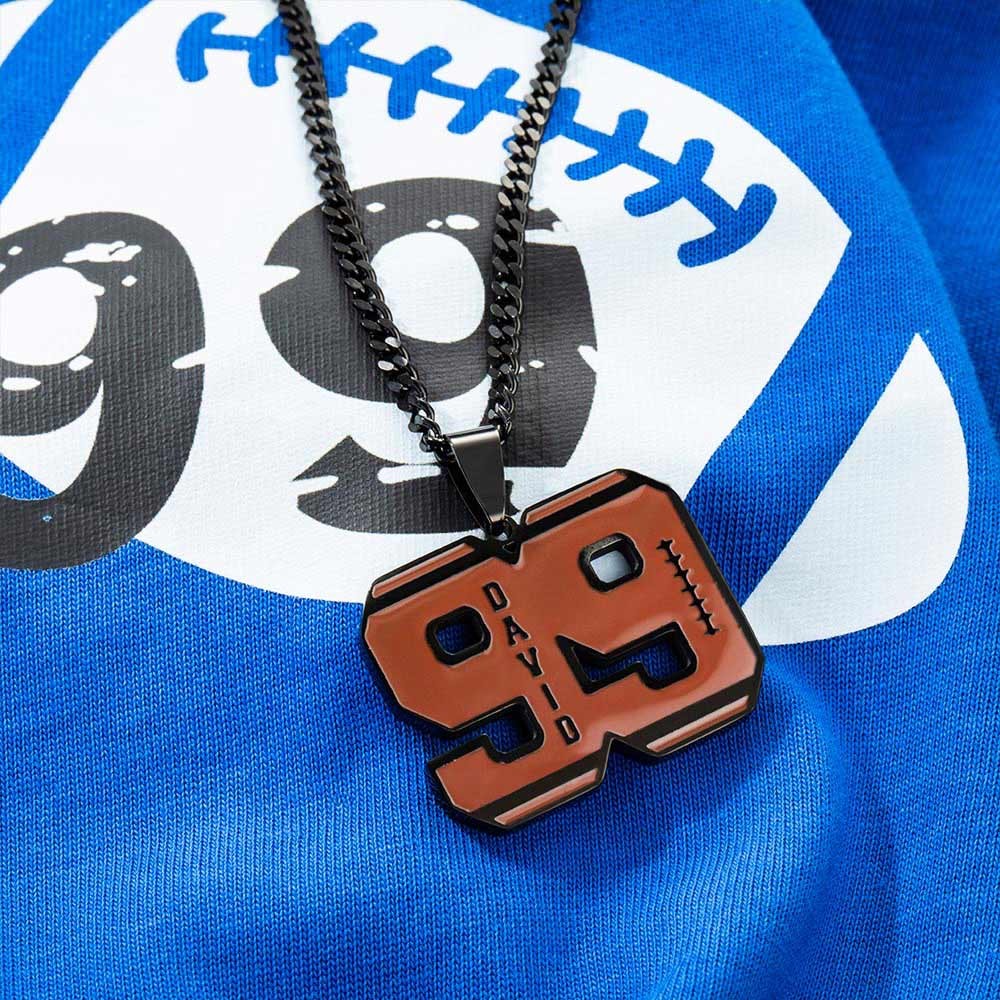 Collier de football personnalisé avec initiale et numéro, collier de football avec nom gravé, bijoux de sport, cadeau pour les athlètes/maman de football/filles/fans