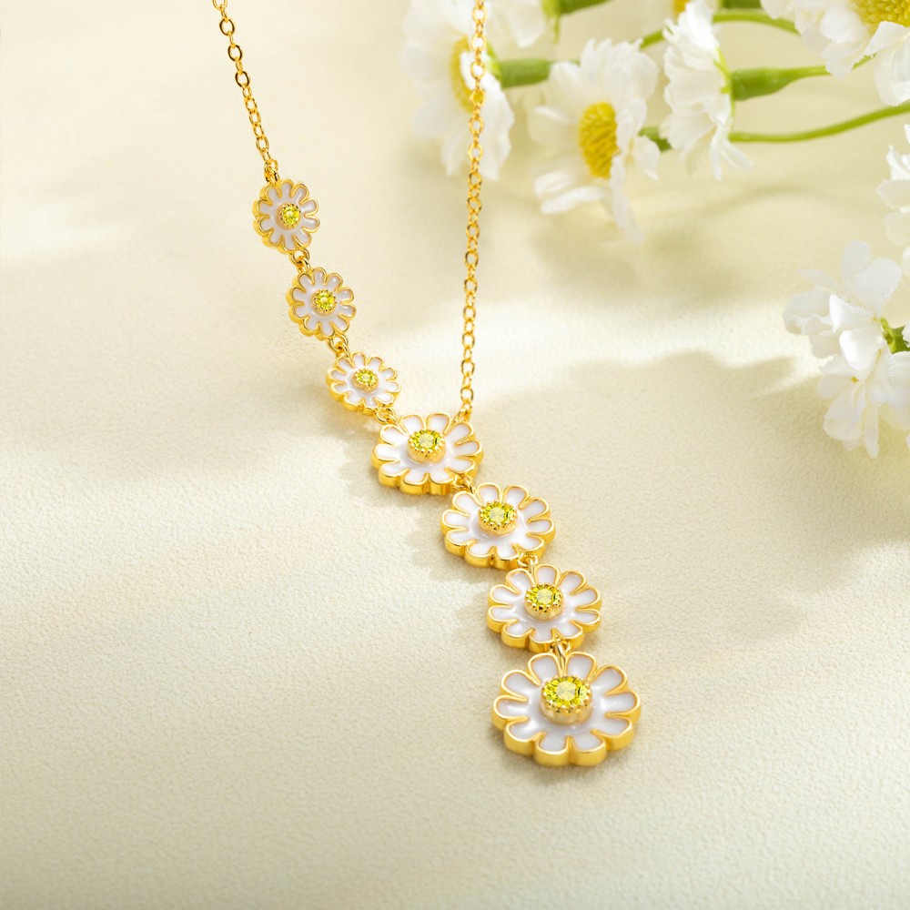 daisy necklace