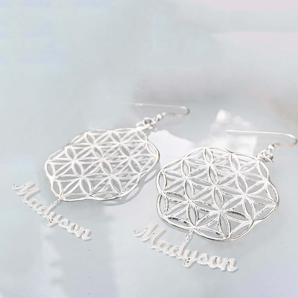 des boucles d'oreilles