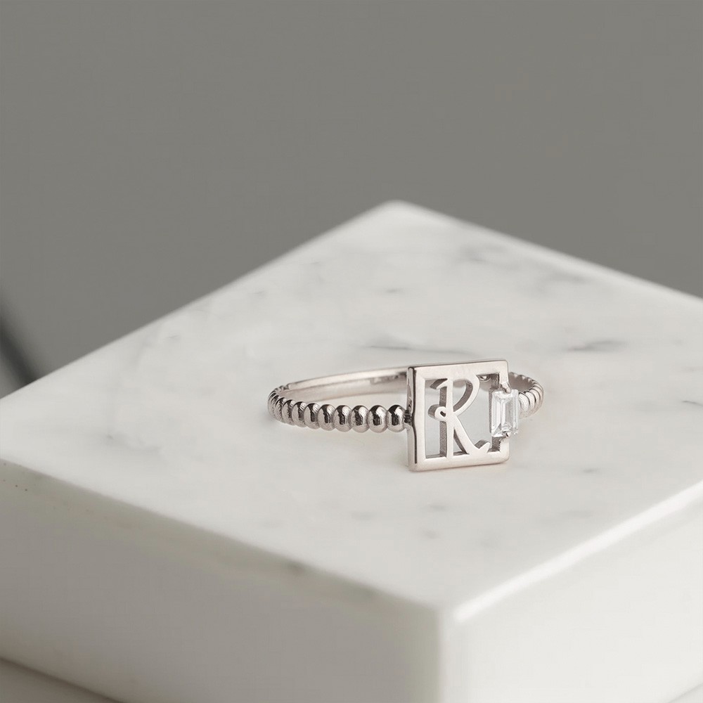 Anneau de lettre de naissance personnalisé, petit anneau, anneau minimaliste carré, anneau de lettre maigre, cadeau pour elle/fille