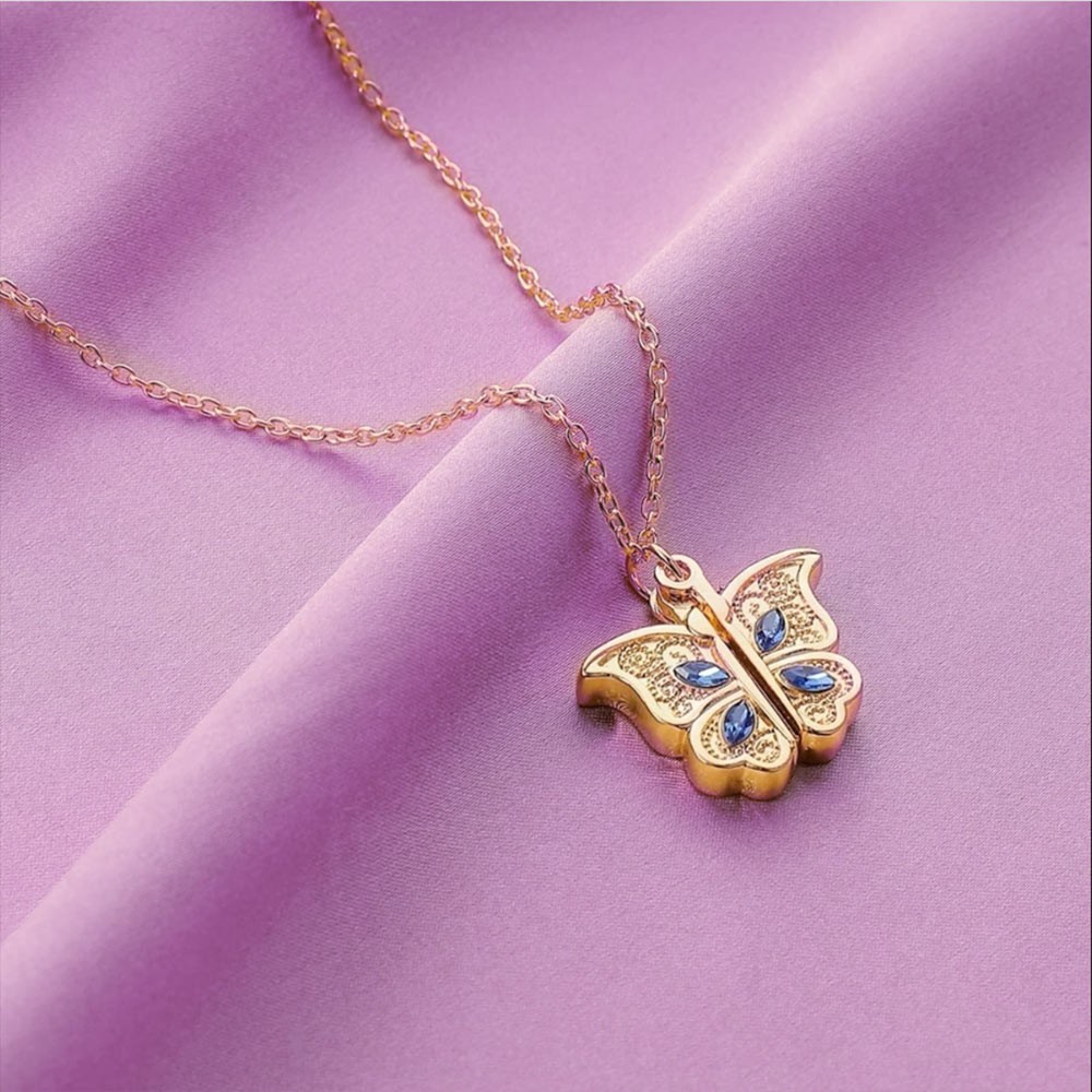 photo necklace