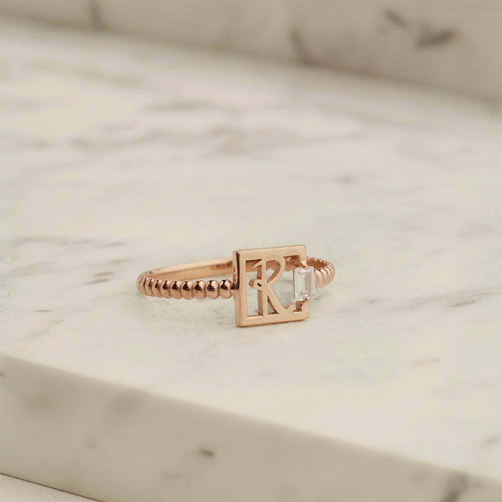 Anneau de lettre de naissance personnalisé, petit anneau, anneau minimaliste carré, anneau de lettre maigre, cadeau pour elle/fille