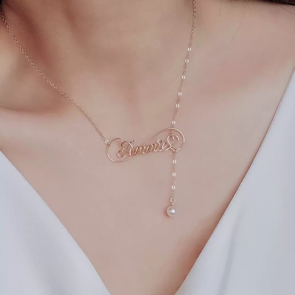 Personalisierte Perlenkette mit individuellem Namensanfang, 18 Karat Gold filled Kette, zierliches Muttertagsgeschenk, Schmuck für Frauen