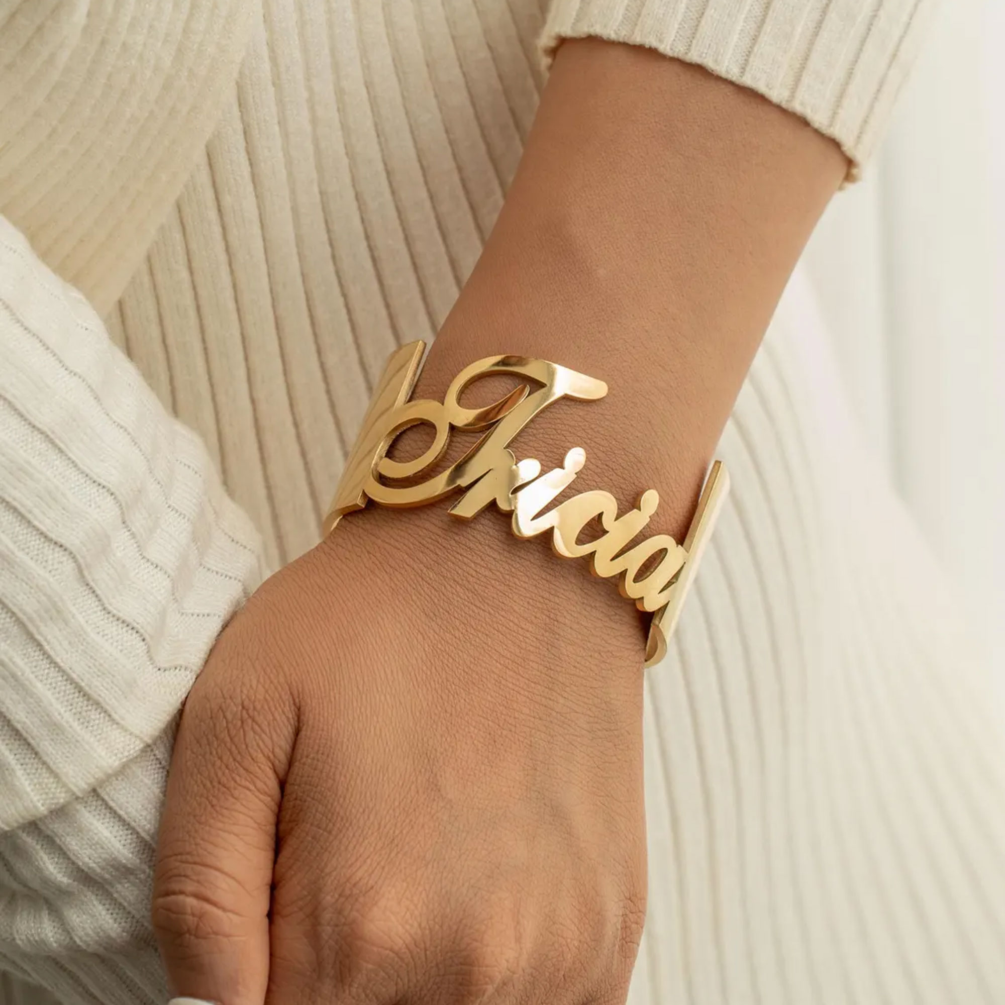 Personalized Name Bangle Cuff Bracelet, Dainty Engraved Cut-out Name Bracelet, Women's Jewelry, Birthday/Mother's Day/Christmas Gift for Her/Wife/Mom