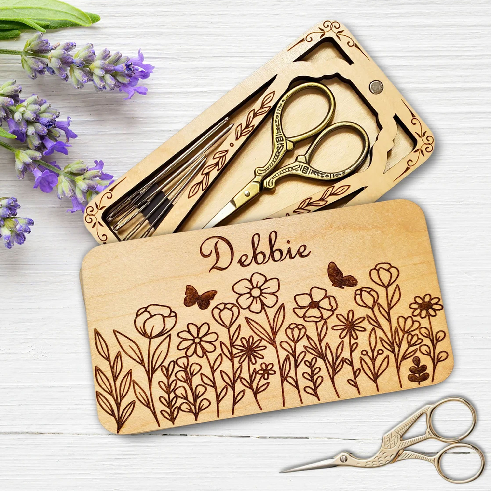 Personalized Engraved Wildflowers Scissor & Needle Case with Name, Vintage Wooden Sewing Kit Organizer, Birthday/Mother’s Day Gift for Sewing Lovers