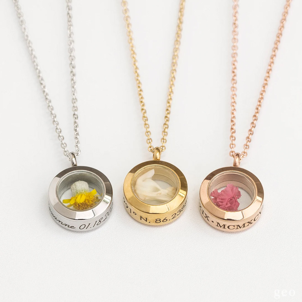 Collier médaillon personnalisé gravé avec nom, urne funéraire transparente pour poils d'animal, souvenir commémoratif, cadeau de condoléances pour les propriétaires d'animaux disparus.