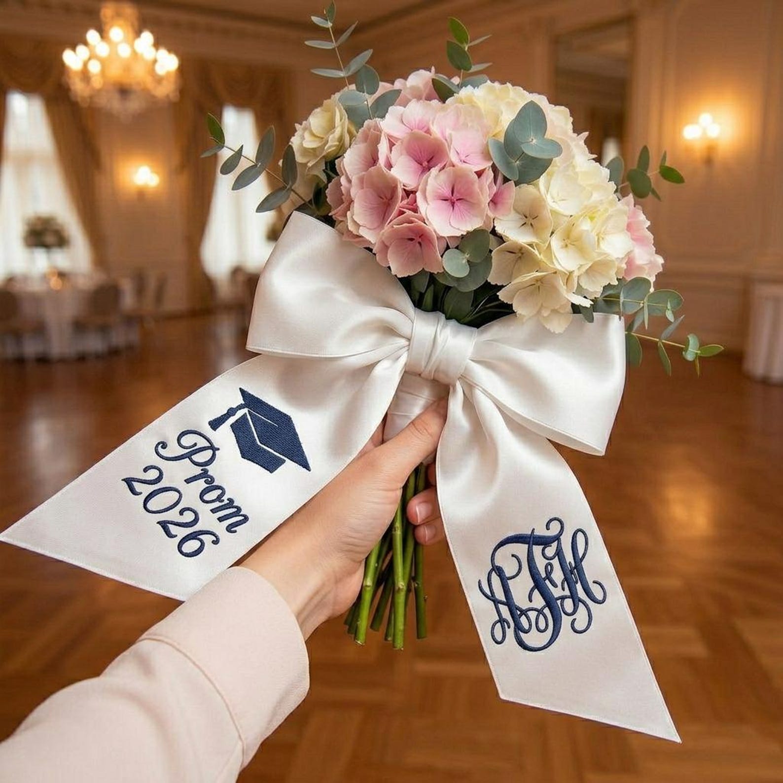 Personalized Embroidered Senior Prom Bouquet Bow with Name, Graduation Monogram Sash Ribbon, Party Photo Prop Favor, Gift for Graduates/Girls/Friends