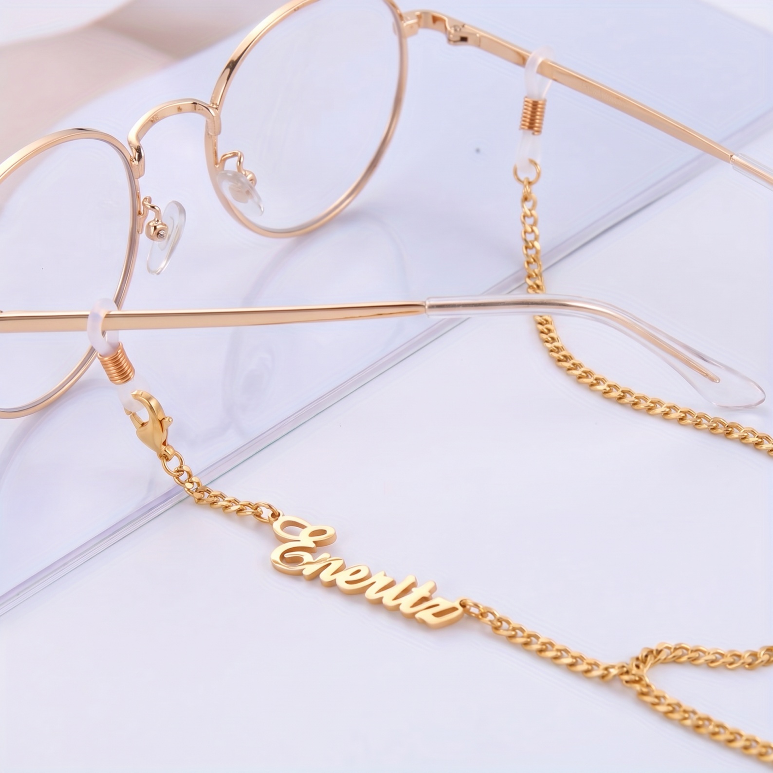 Personalisierte Brillenkette mit Namen, Sonnenbrillenhalter, zierlicher Brillenhalter, Accessoire für den Alltag, Geburtstagsgeschenk für Frauen/Mädchen/Freundinnen