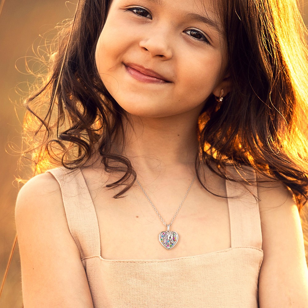 unicorn rhinestone heart-shaped pendant