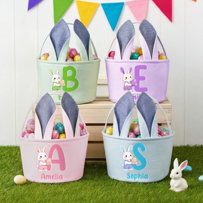 Personalisierter Osterkorb mit Hasenohren, buntem Buchstabenei und Namen, Ostereiersuche-Korb aus Seersuckerstoff, Ostergeschenk für Kinder