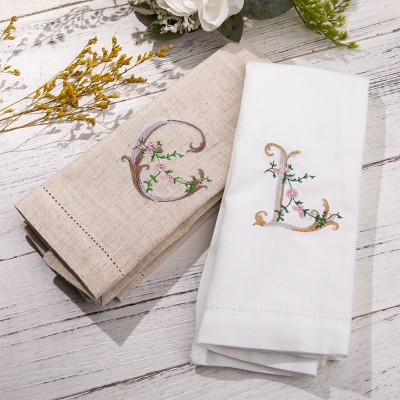 Floral Letter Embroidered Mother's Day Gift Linen White Napkin, Embroidered Napkin, Personalized Napkin, Monogrammed Napkin