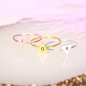 Anneaux empilables initiaux Triangle personnalisés