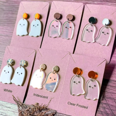 Boucles d'oreilles en acrylique fantôme d'Halloween, boucles d'oreilles uniques avec miroir irisé, bijoux légers adorables, cadeau pour filles/fille