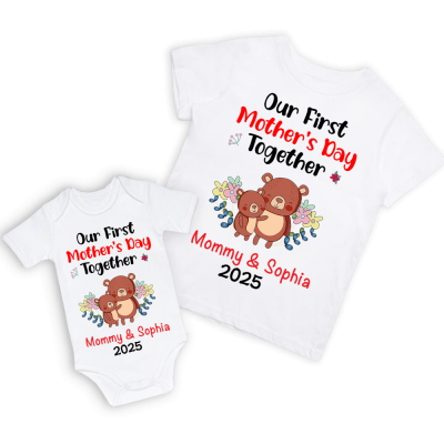 Custom Cute Bear Bunny Giraffe 100 % bomull T-shirt och Baby Onesie, vår första mors dag mamma &amp; baby set, första mors dag present till nyfödd nybliven mamma