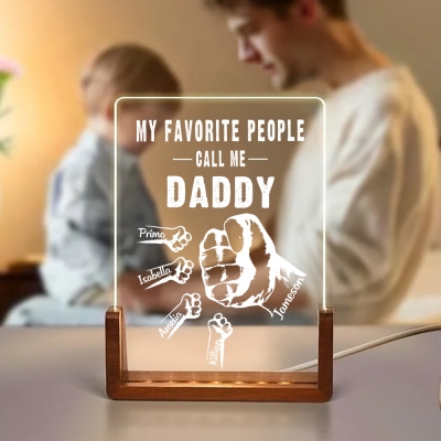 Personalized Dad's & Kids' Fists Bump LED Night Light with Names, Acrylic Night Lamp with Wooden Base, Home Decor, Father's Day Gift for Dad/Grandpa