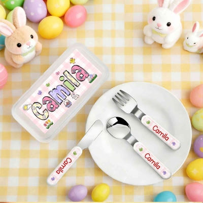 Ensemble de couverts alphabet à pois avec nom et œuf de Pâques, en acier inoxydable de qualité alimentaire, avec boîte. Cadeau d'anniversaire ou de Pâques pour enfants.