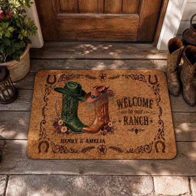 Fußmatte mit individuellem Namen, Western-Cowboyhüte und -stiefel im Hufeisen-Design „Willkommen auf unserer Ranch“, rutschfeste Bodenmatte, Heimdekoration, Geschenk für Paare/Flitterwochen