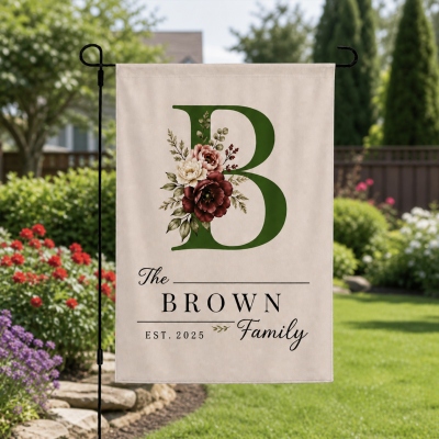 Personalisierte Gartenflagge mit Blumenalphabet und Namen, Dekoration für Veranda und Garten, Einzugs-/Hochzeitsgeschenk für Hausbesitzer/Familie/Brautpaar