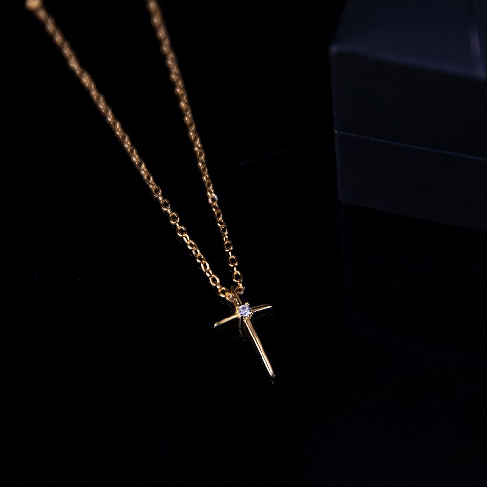 Colar de cruz com pedra de nascimento personalizada, presente religioso delicado de prata, colar de cruz pequeno, joia da sorte, presente de aniversário para mulheres e meninas