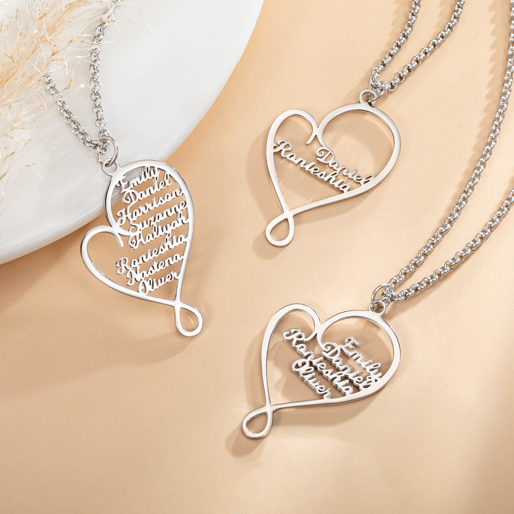 Personalized Heart and Hug Necklace with 1-8 Names, Customized for Moms, Birthday Mother’s Day Gift for Mom Grandma