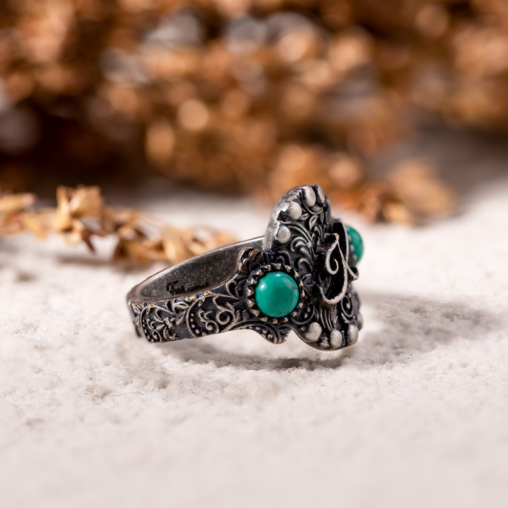 ring initial