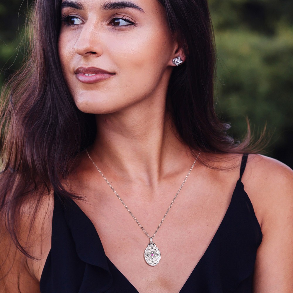 photo locket necklace for woman