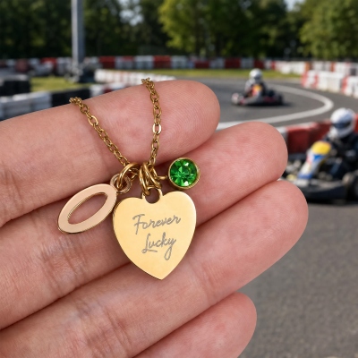 Personligt Race Grid-halsband med hjärta och initialer, födelsesten, trendigt Y2K-hänge i svartvitt med flagga, present till motorsportfans/racingtjejer