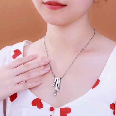 engraved bar necklace with name	