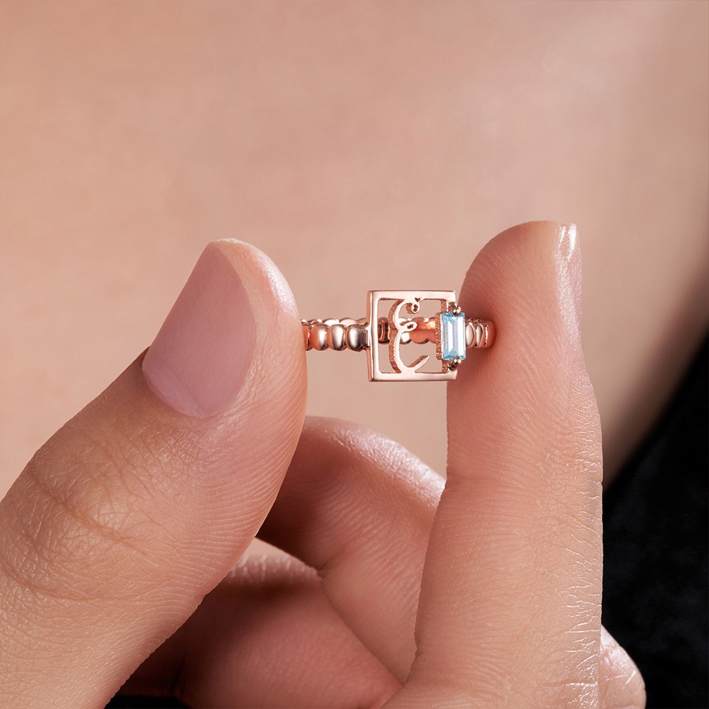 Bague lettre fine