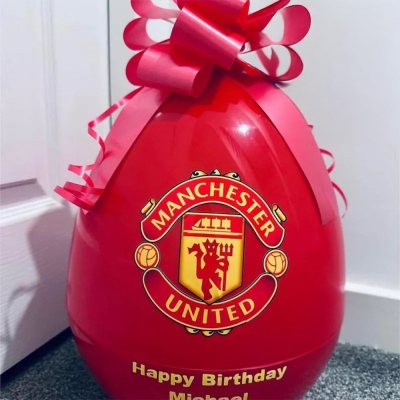 Personalisiertes, inspiriertes, befüllbares Riesenei mit Fußball-Team-Emblem | Befüllbares Geburtstagsgeschenk | Befüllbares Ostergeschenk-Ei | Geburtstagsgeschenk | Danke