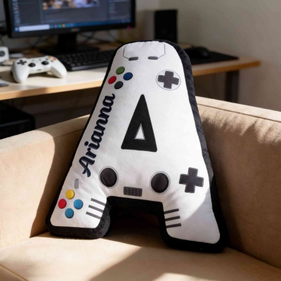 Personalisiertes Namenskissen mit Gamepad-Grafik in 3D-Buchstabenform, Plüschkissen in Buchstabenform, Heimdekoration, Geburtstags-/Weihnachtsgeschenk für Spielefans/Kinder/Jugendliche