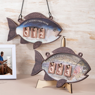 Personlig skylt med namn, "Fisk fångad i år", träplakett av trä från Angler Stock, fars dag/födelsedagspresent till pappa/farfar/fiskare