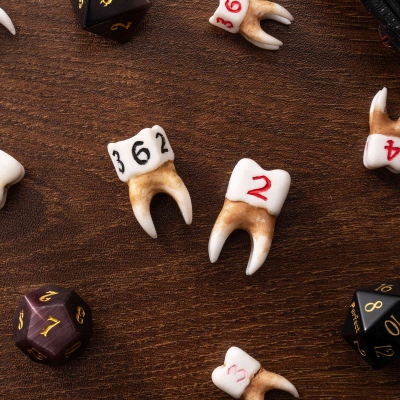 3d Printed Realistic Molar Tooth Resin D4 & D6 Dice, Necromancer Horror DND Dice, Grimdark Dark Aesthetic Tabletop RPG Accessory, Unique DND Gifts