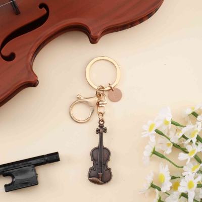Personalized Engraved Violin Keychain with Initial, Vintage Metal Mini Violin Charm Key Ring, Car Key Accessory, Gift for Violin Players/Students/Her