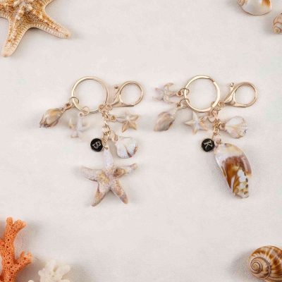 Personalized Initial Seashell Keychain, Ocean Beach Starfish Conch Shell Bag Charm, Nautical Coastal Accessory, Birthday Gift for Women/Girls/Her