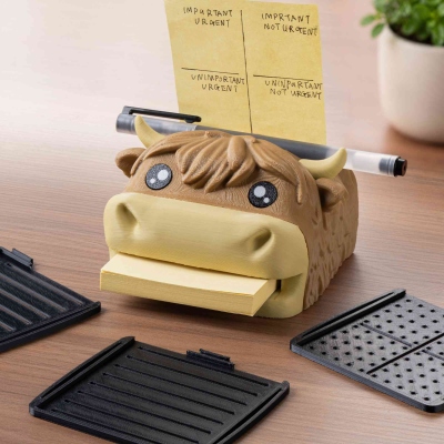 Highland Cow Sticky Note Holder with Stencils, Cute Desk Organizer, Post It Note Stand & Dispenser, Office Decor, Gift for Highland Cow Lovers