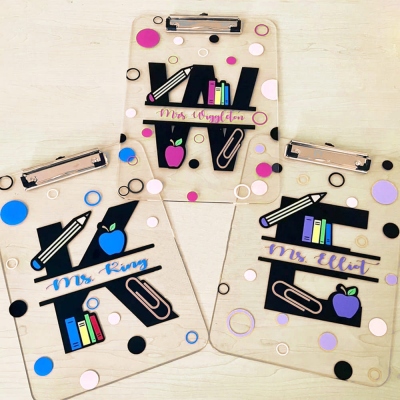 Presse-papiers de professeur personnalisé avec initiale et nom, presse-papiers de bureau de professeur en plastique, appréciation/cadeau de retour à l'école pour professeur/tuteur/entraîneur/étudiant