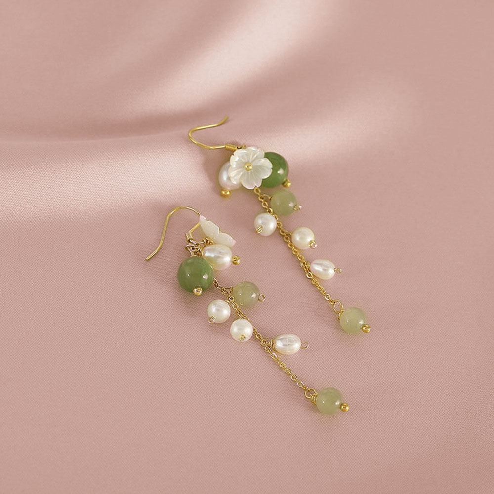 Brincos de flor de concha de jade de pérola de água doce, brincos femininos delicados de borla de pérola, brincos elegantes para senhoras, presente de aniversário/natal