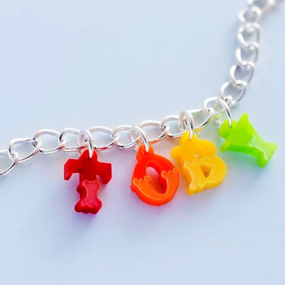 Lettre de couleur arc-en-ciel
