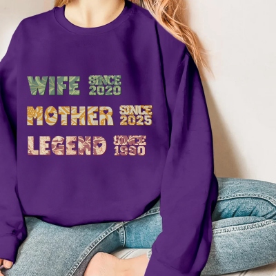 Personalized Legend Mom Grandma Floral Font T-shirt/Sweatshirt with Years, Family Keepsake, Birthday/Mother's Day Gift for Mom/Grandma/Her