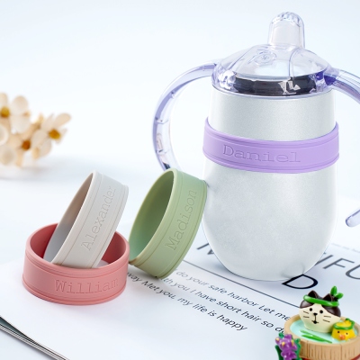 Custom Name Bottle Labels Set of 2, Food-Grade Silicone Heat-Insulated Label Covers for Sippy Cup/Tumbler, Baby Shower/Birthday Gifts for Kids/Family