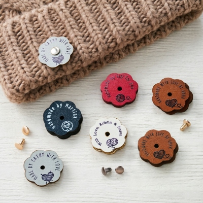 Custom Engraved Flower Shape Leather Knitted Tags with Rivets (Set of 10), DIY Sewing Labels, Birthday/Mother’s Day Gifts for Crochet Lovers/Knitters