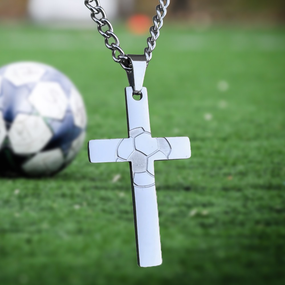 Collier de croix de sport avec collier de pendentifs de football de volley-ball de baseball gravé, cadeau de bijoux pour les athlètes / entraîneur / coéquipier